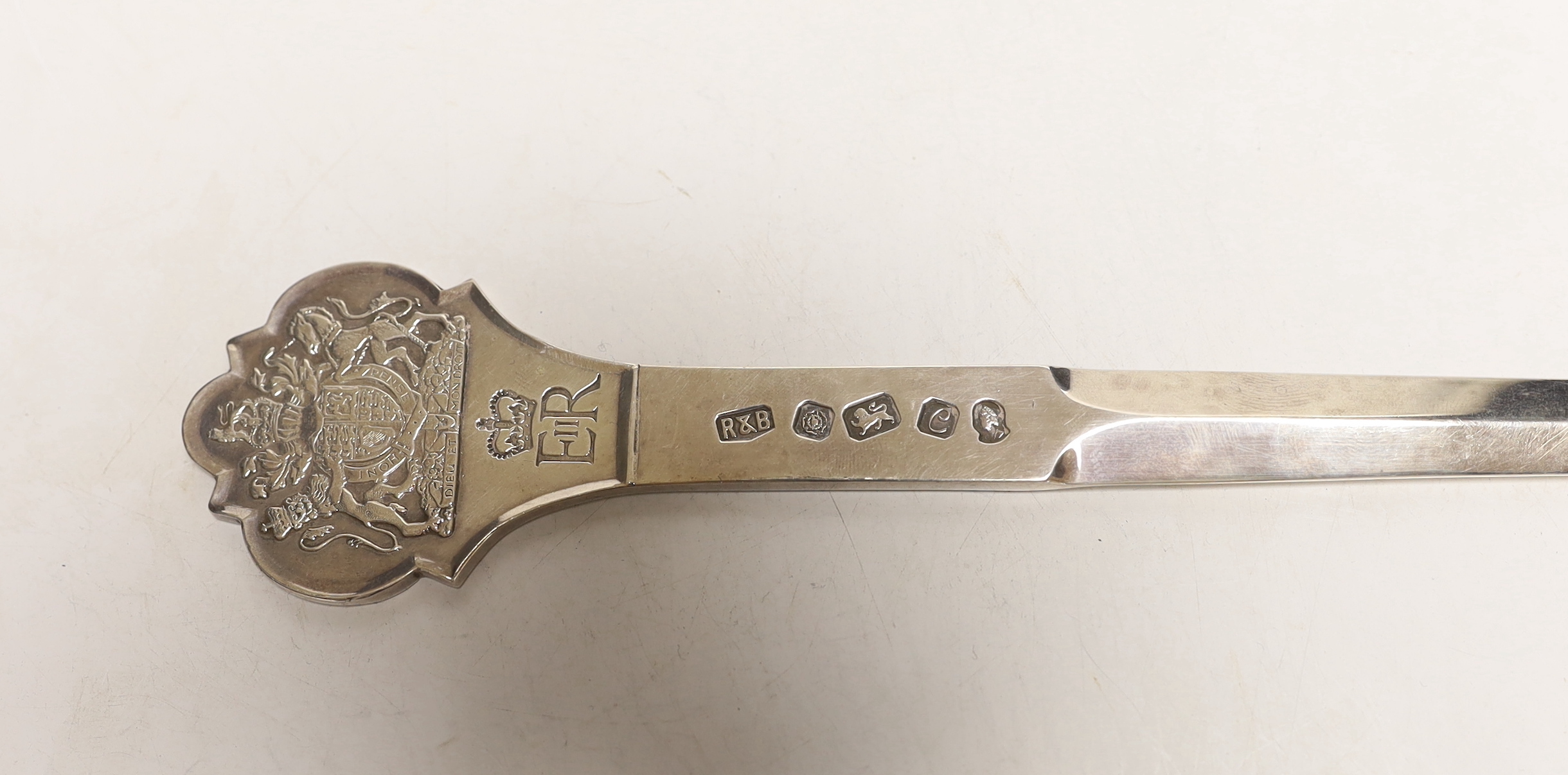 A limited edition Elizabeth II Silver Jubilee commemorative letter opener, by Roberts & Belk, Sheffield, 1977, 27.4cm, 4.5oz, numbered 412/2500.